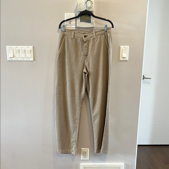 AG Caden Straight Trouser in SULFUR DESERT TAUPE - Picture 4 of 10